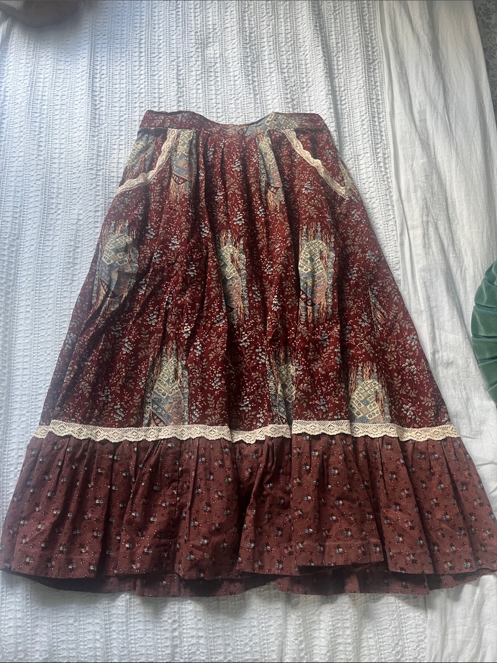 Blouse house vintage cowgirl Bohemian Lace-Trim A-Line Skirt in Deep Red cotton🤠